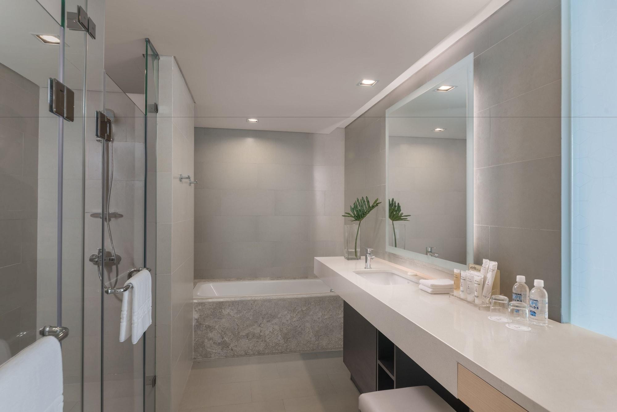 Seda Vertis North Quezon City Esterno foto Bathroom