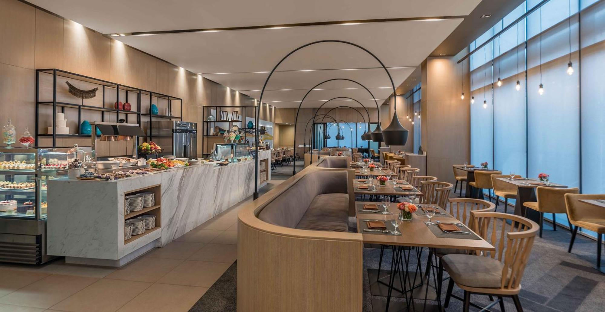 Seda Vertis North Quezon City Esterno foto The Club at KLIA